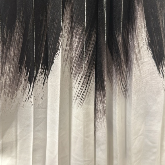 Morcel Mossimo pleated ombre midi skirt - Picture 3 of 3
